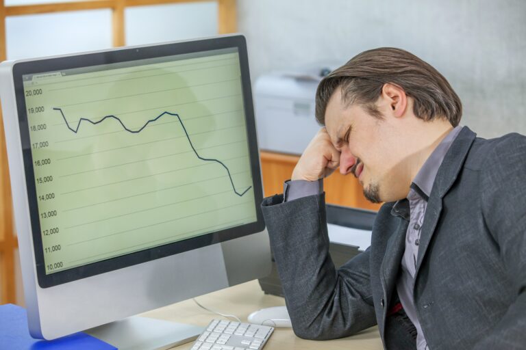 „Pád na dno a cesta zpět: Příběh o finančním krachu a novém začátku“